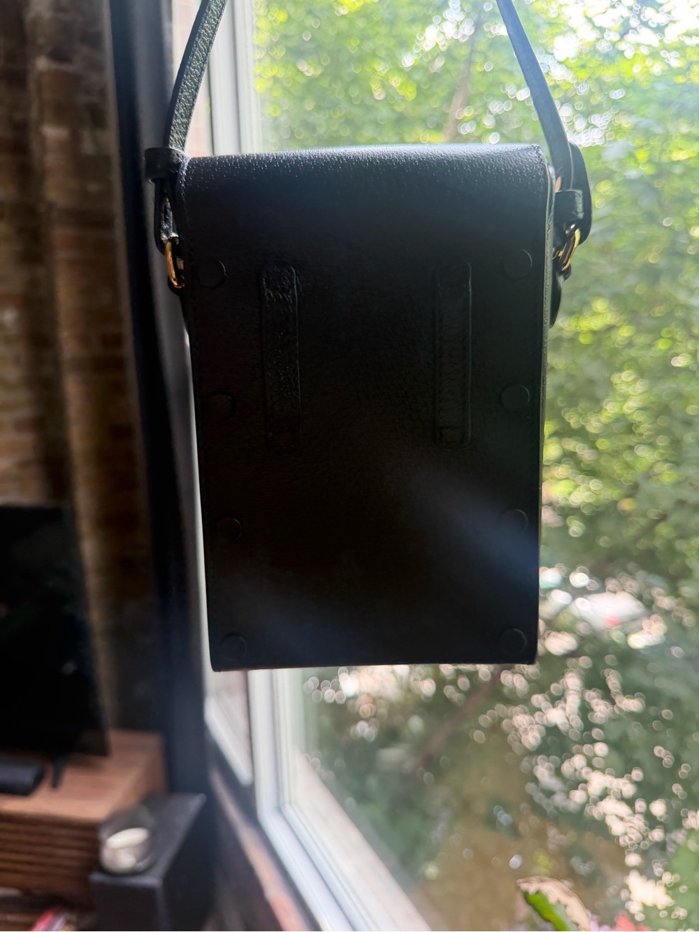 Gucci Black Leather Crossbody with Gold Horsebit Detail - Picture 5 of 7
